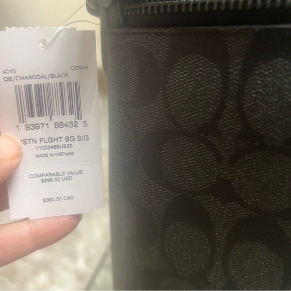 Coach men’s crossbody - Picture 3 of 3